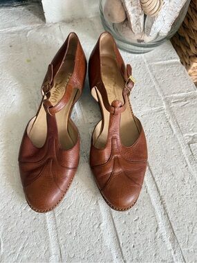 Salvatore Ferragamo Brown Leather T Strap Shoes Vintage Italy Size 7 B